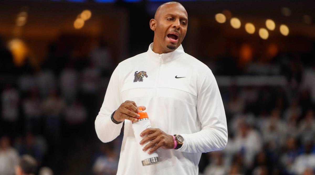 Memphis head coach Penny Hardaway reacts while coaching in a game.